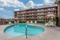 Baymont Inn and Suites, pet friendly hotels in Piegon Forge, TN, dog friendly Pigeon Forge hotels