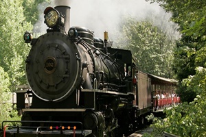 Dollywood and Dollywood Splash Country, fun in Pigeon Forge, things to do in Pigeon Forge, Pigeon Forge attractions and family fun