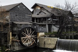 Old Mill Restaurant, pet friendly restaurants in Pigeon forge, TN; dog friendly restaurants in Gatlinburg, dogs allowed Pigeon Forge restaurants near Dollywood