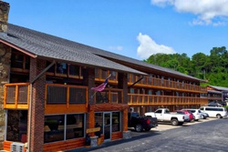 Wild Bear Inn, pet friendly hotels in Piegon Forge, TN, dog friendly Pigeon Forge hotels